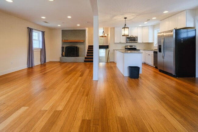 Building Photo - 54 Whitehead Dr