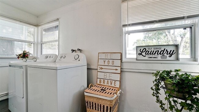 Building Photo - 1815 2nd Ave E