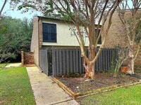 Building Photo - 4749 Huron Dr