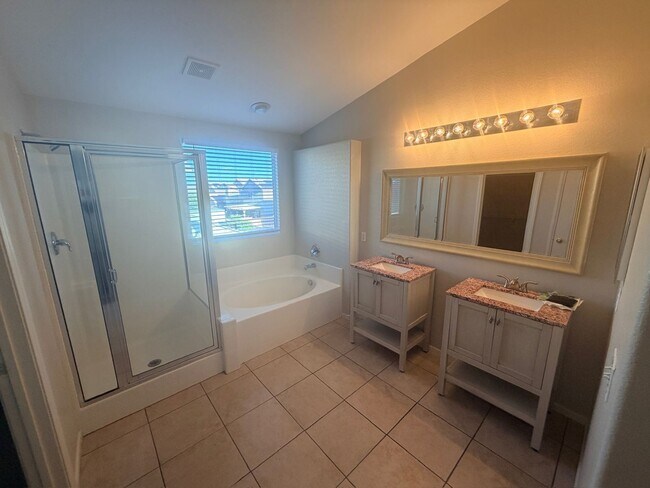 Building Photo - 3 bedroom with loft home in North Las Vegas!