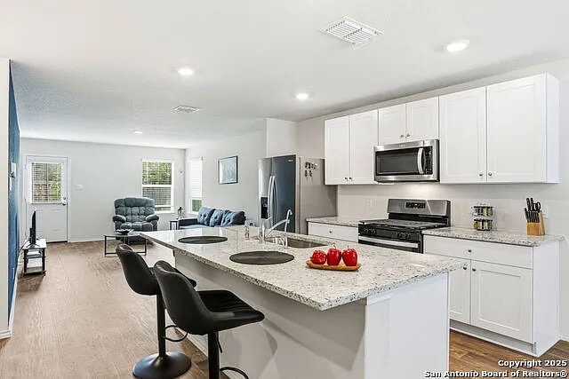 Building Photo - Room in House on Navidad Pike