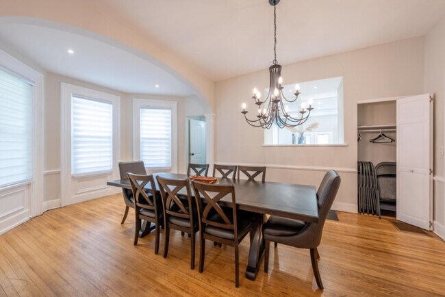 Building Photo - 139 W 4th Ave