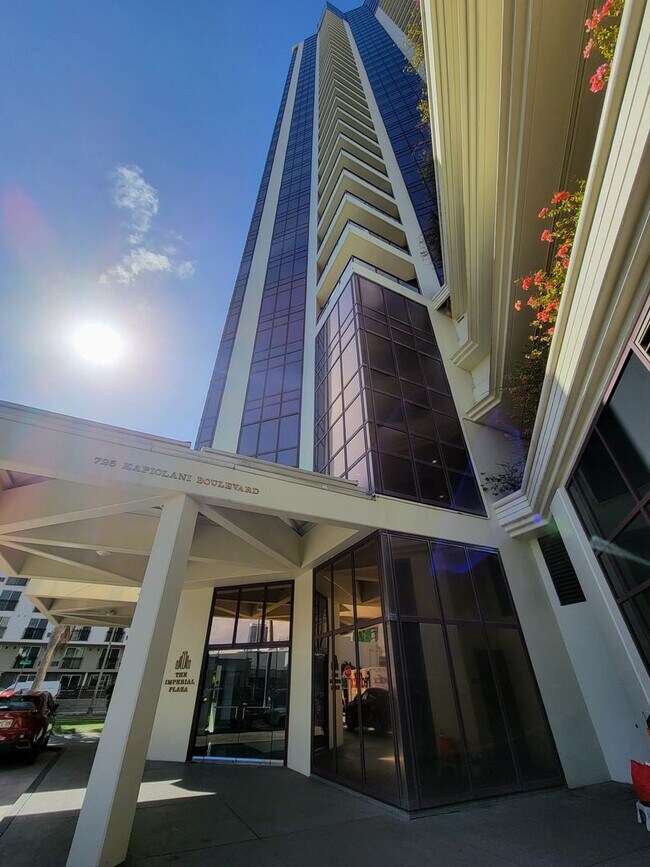 Building Photo - 725 Kapiolani Blvd