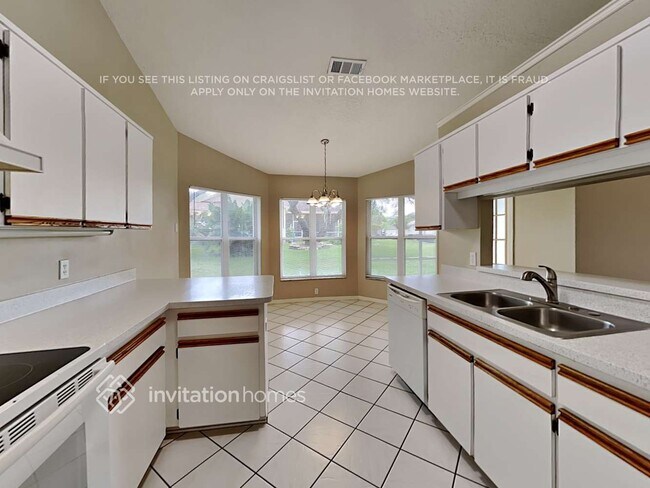 Building Photo - 14228 Spanish Wells Dr