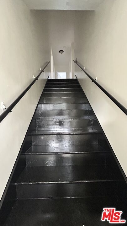 Building Photo - 851 W 41st Dr