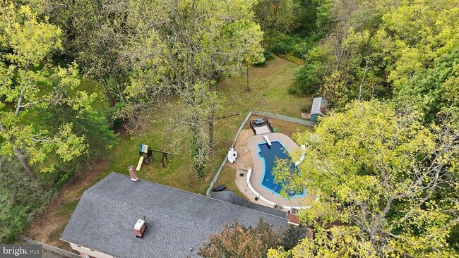 Building Photo - 5642 Jefferson Blvd