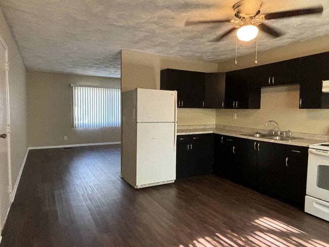 Building Photo - 9143 E 34th St