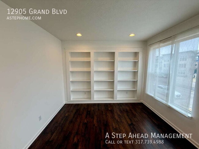 Building Photo - 12905 Grand Blvd