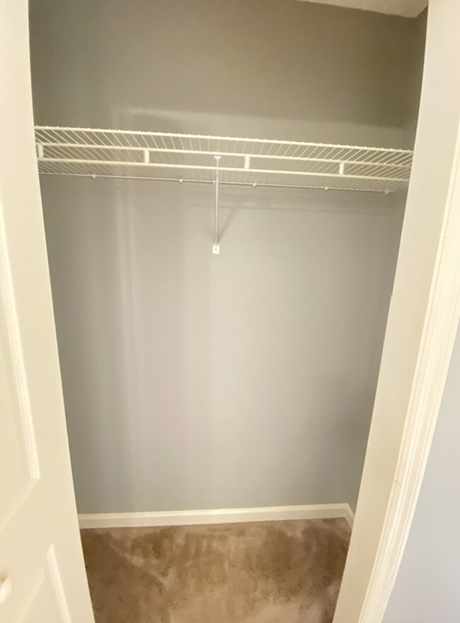 Building Photo - Northpointe Duplex Available for May!