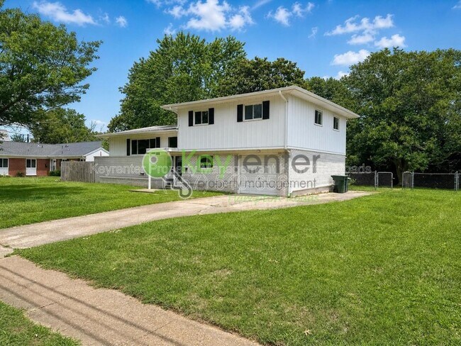 Building Photo - 608 Charlton Dr