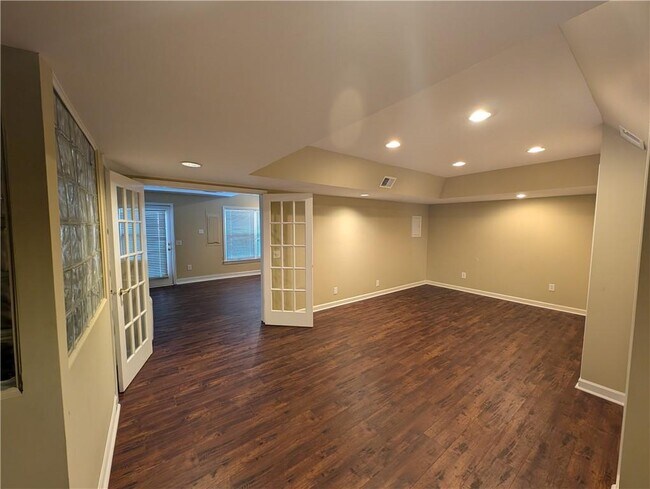 Building Photo - 4492 Chattahoochee Plantation Dr SE