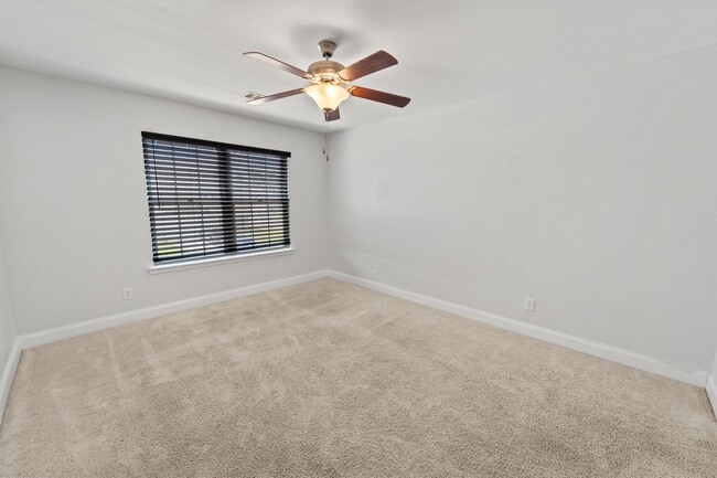 Building Photo - Spacious 5-Bedroom Home in The Palms at New Hampstead with Office & Screened Porch