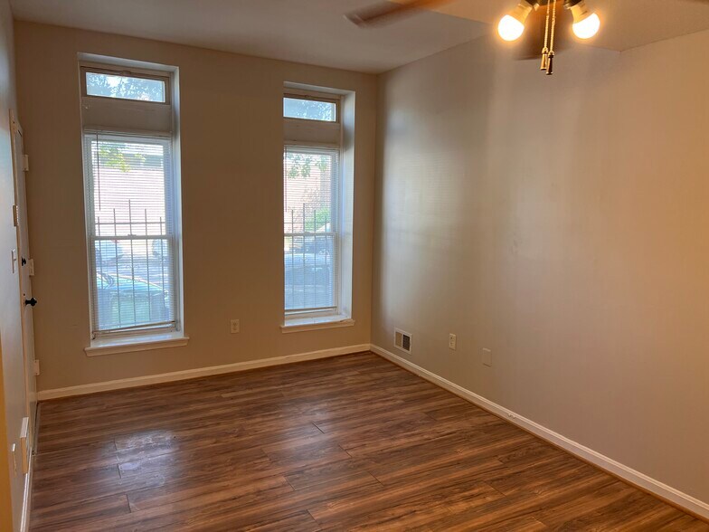 Living Room - 525 W Mosher St