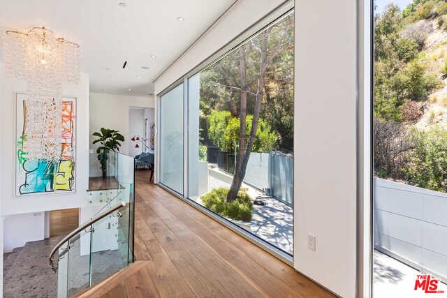 Building Photo - 8854 Thrasher Ave