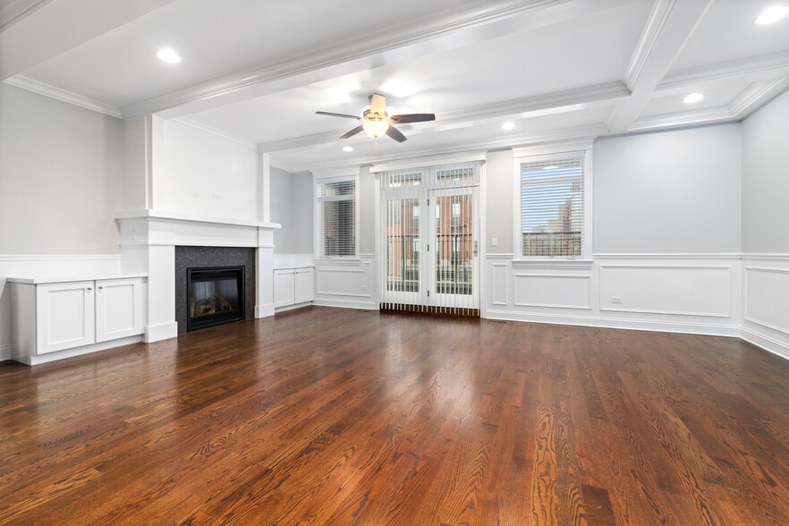 Building Photo - 1322 W Grand Ave