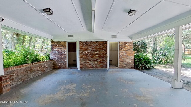 Building Photo - 1301 Kings Rd