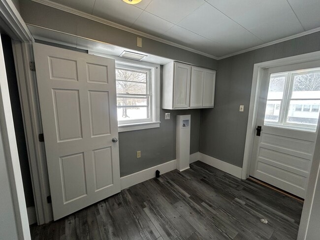 Building Photo - Fully Renovated 3 Bedroom, 2 Full Bath Home on a Double Lot in Grove City!