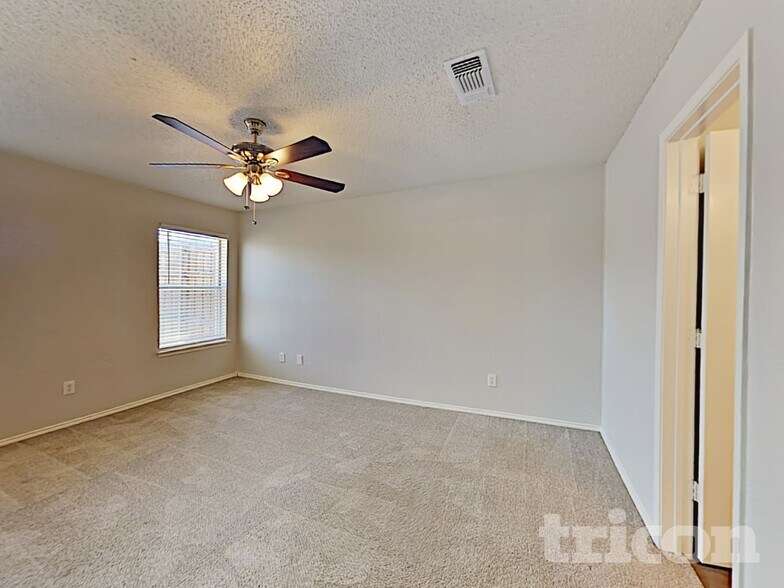 Building Photo - 714 Charles City Dr