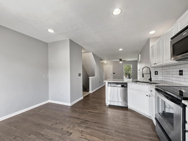 Building Photo - 6327 Royal Tern Crossing