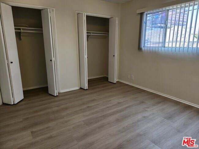 Building Photo - 8531 Alcott St
