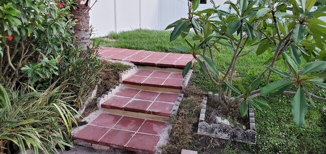 Building Photo - 5811 Crystal Rd