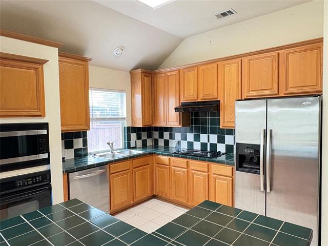 Building Photo - 2317 Killarney Dr