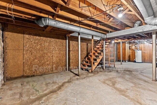 Building Photo - 1901 Nicholasville Rd