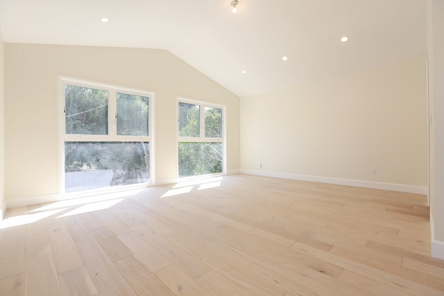 Master bedroom - 12524 WOODBINE St