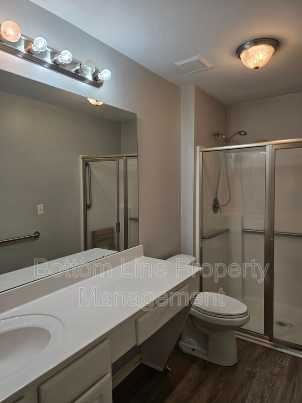 Building Photo - 3850 Fircrest Dr