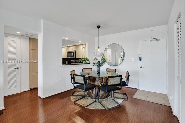 Building Photo - 5600 Collins Ave