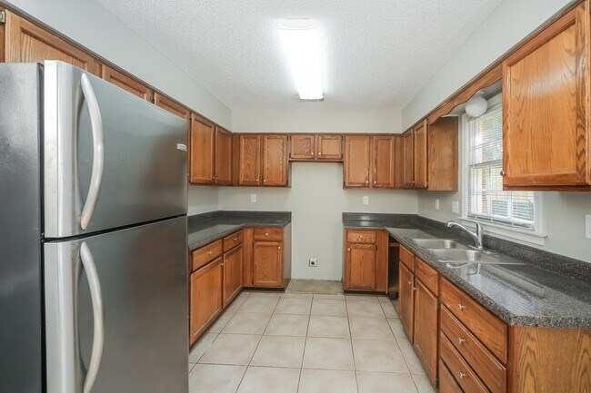 Building Photo - 4305 Satin Oak Cove