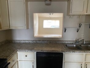Building Photo - 2142 Greenbriar Colony Dr