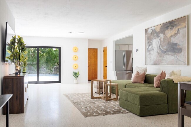 Building Photo - 1860 SW 13th St