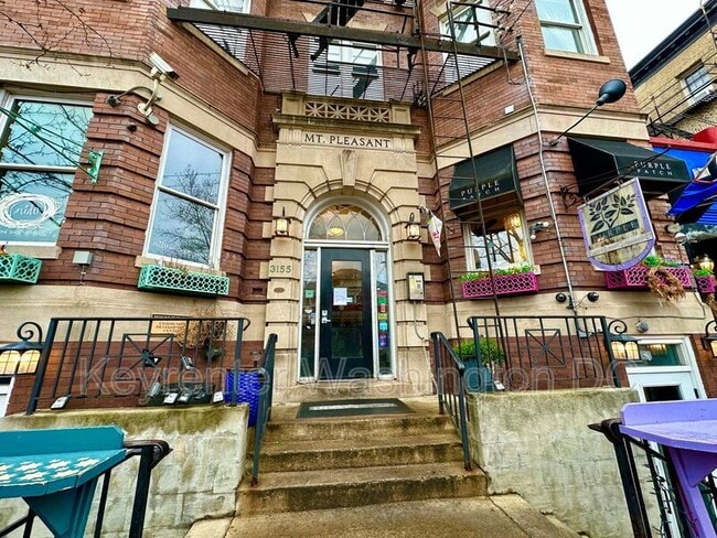 Building Photo - 3155 Mt Pleasant St NW