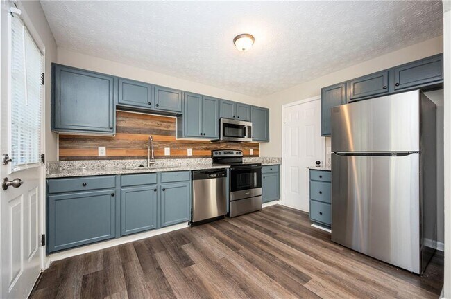 Building Photo - 3375 River Run Trail