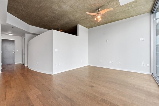 Building Photo - 3324 Peachtree Rd NE