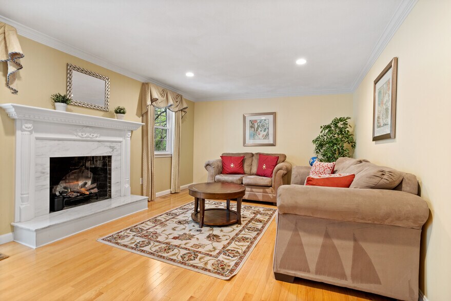 Building Photo - 35 Casey Cir