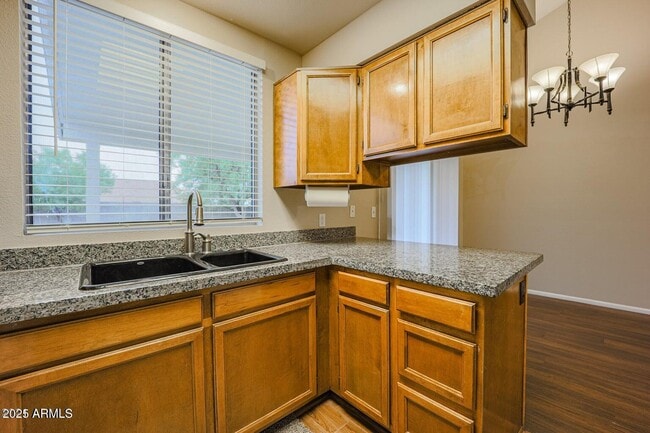 Building Photo - 1007 E Oraibi Dr