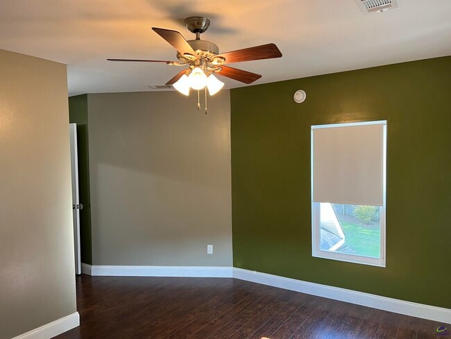 Building Photo - 108 Wilkes Ct