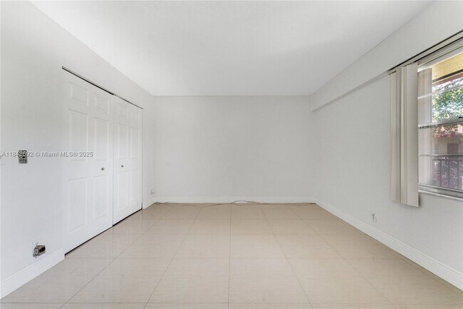 Building Photo - 100 SW 132nd Way