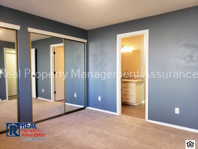 Building Photo - 1400 NE 14th Ave