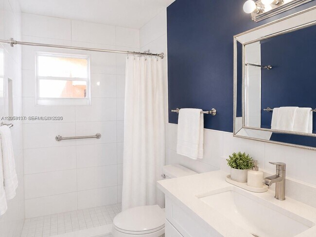 Building Photo - 1104 SW 118th Ct