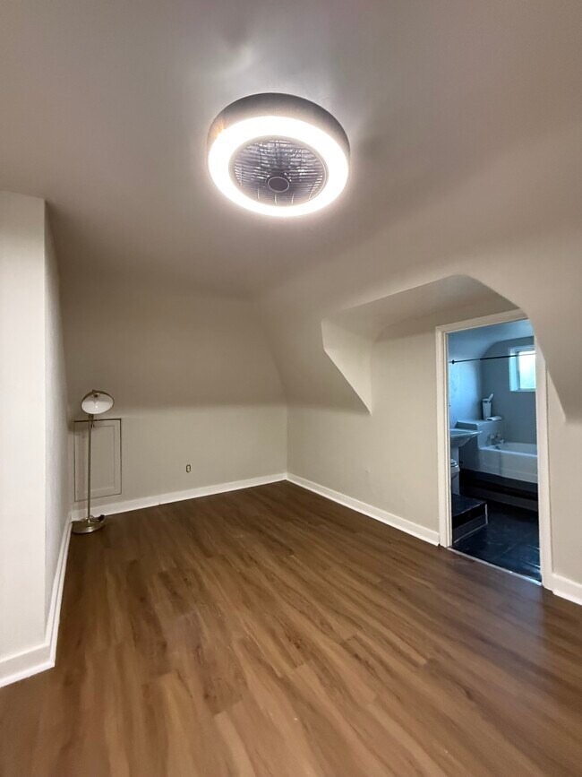 2nd level Bedroom #4 with adjacent bathroom - 1644 Westmont Ave