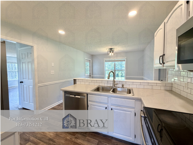 Building Photo - Updated spacious 4-Bedroom Near Boones Creek