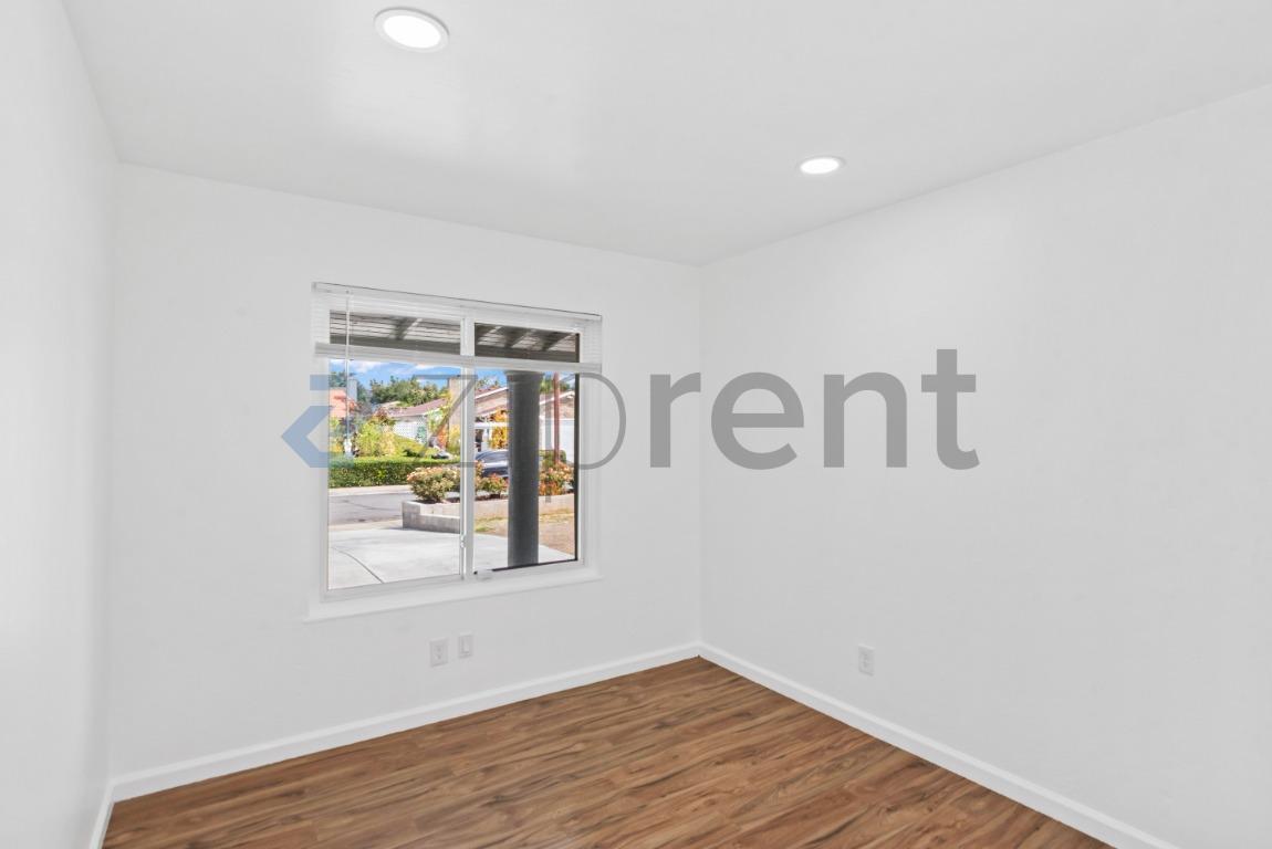 Building Photo - Unit