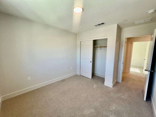 Building Photo - 3215 Center Dr