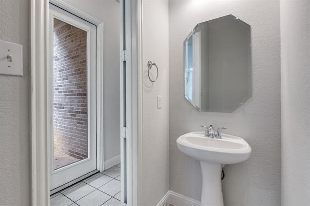 Building Photo - 1435 Wittington Pl