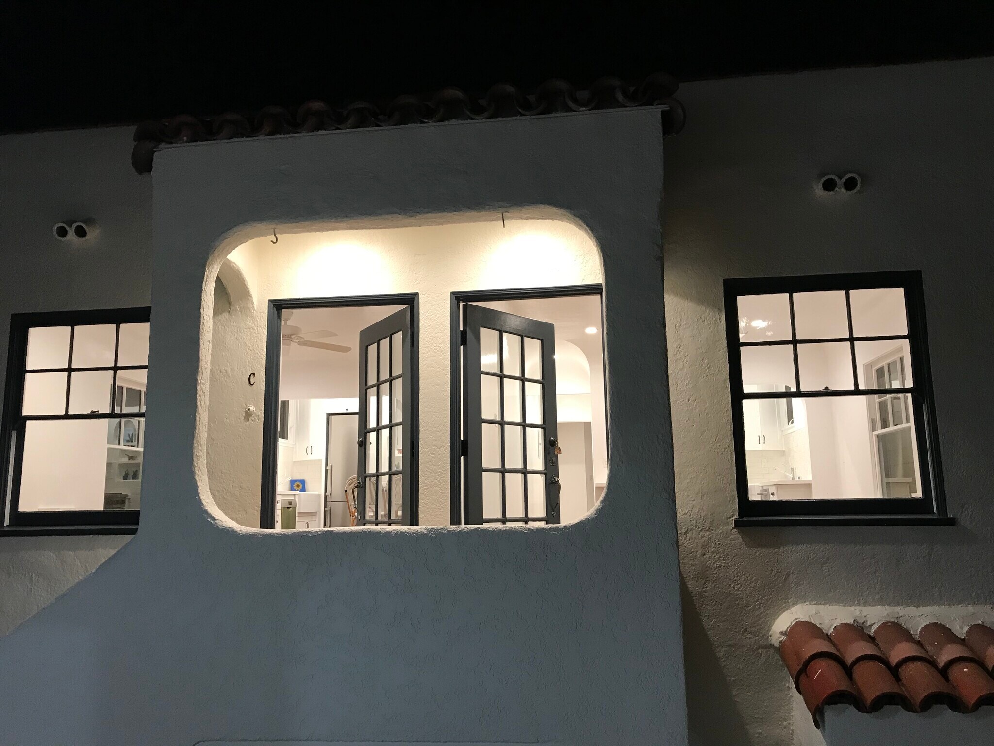 Building Photo - 915 Manhattan Ave