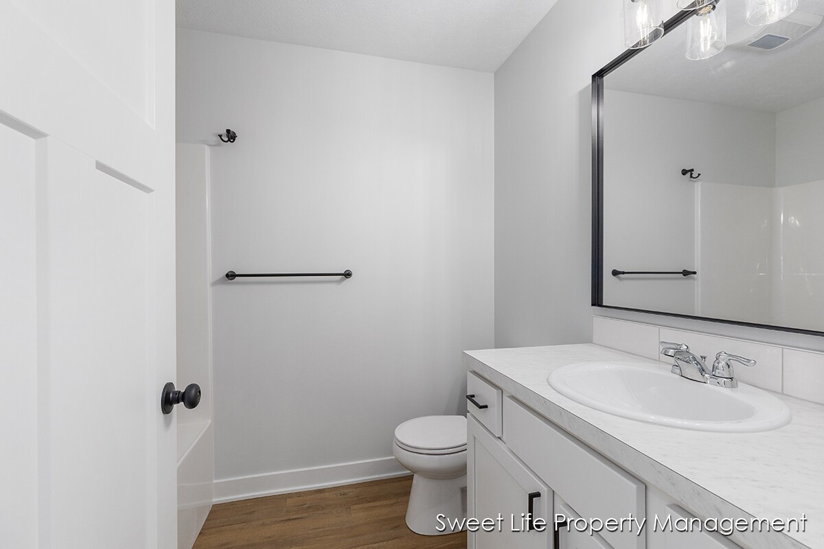 Building Photo - 1524 Fremont Ave NW