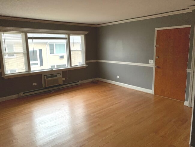 Building Photo - 5039 N East River Rd